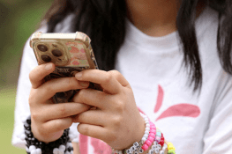 آسٹریلیا میں 16 سال سے کم عمر بچوں کے 47 لاکھ سوشل میڈیا اکاؤنٹس بند