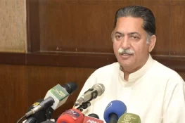 بانی پی ٹی آئی کو اہلِ خانہ اور معالج سے ملنے دیا جائے، جاوید لطیف کی حکومت سے اپیل