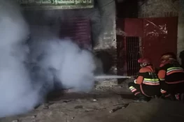 گجرات میں فرنیچر کے کارخانہ میں آگ، ریسکیو 1122 کی بروقت کارروائی سے قابو