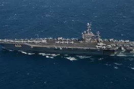 امریکی بحری طاقت کا خلیج میں مظاہرہ، طیارہ بردار بحری بیڑہ ایرانی ساحل کے قریب پہنچ گیا