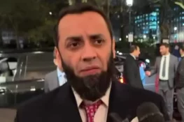 ڈیل اور ڈھیل کی قیاس آرائیاں مسترد، عمران خان کی صحت پر سیاست نہ کی جائے: عطا تارڑ