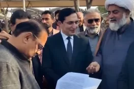 پی ٹی آئی کی سپریم کورٹ میں یادداشت جمع، عمران خان سےملاقاتوں کا مطالبہ