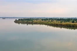 دریائے جہلم میں پانی کی سطح غیر معمولی طور پر بلند، بیلہ اور ملحقہ علاقوں میں سینکڑوں ایکڑ زرعی اراضی زیر آب