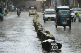 کراچی میں گرج چمک کے ساتھ بارش کا امکان، رمضان میں موسم کیسا رہے گا؟