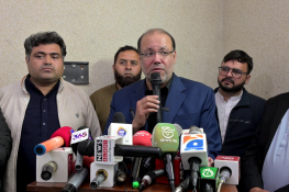 چوہدری شافع حسین کا گجرات پریس کلب کا دورہ