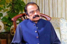 عمران خان کی آنکھ کا علاج پسند کے ڈاکٹر سے کرائیں گے، رانا ثنااللہ