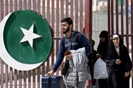 ایران سے مزید 14 پاکستانی شہری آذربائیجان منتقل، 12 کو وطن واپسی میں مدد فراہم