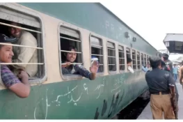 عیدالفطر پر مسافروں کے لیے خوشخبری: پاکستان ریلوے کی 4 اسپیشل ٹرینیں چلانے کا اعلان