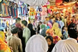 جہلم: عیدالفطر سے قبل مرکزی بازاروں میں غیر معمولی رش، شہریوں کو شدید مشکلات