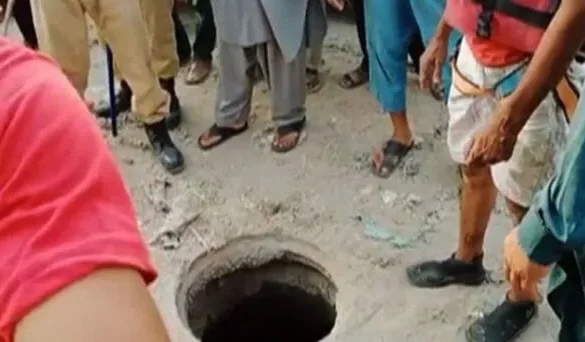 لاہور: کھلے مین ہول میں گر کر ڈھائی سالہ بچہ جان کی بازی ہار گیا
