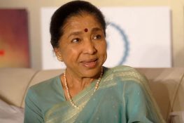 بھارتی موسیقی کی لیجنڈ آشا بھوسلے 92 برس کی عمر میں انتقال کر گئیں