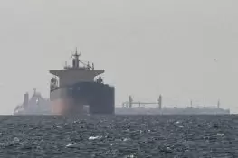 آبنائے ہرمز میں پاکستانی جہازوں کے سفر میں اچانک تبدیلی