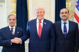 ایران–امریکا مذاکرات: ٹرمپ کی پاکستانی قیادت کی تعریف، جوہری پروگرام بڑا مسئلہ قرار