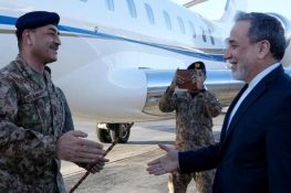 تہران میں اہم ملاقاتیں، فیلڈ مارشل عاصم منیر کا ایرانی قیادت سے رابطہ