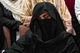 بشریٰ بی بی کی آنکھوں کی سرجری مکمل ،دوبارہ اڈیالہ جیل منتقل