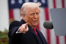 امریکا کا ایران پر دباؤ بڑھانے کا عندیہ، ممکنہ فضائی حملوں اور ناکہ بندی سے مذاکرات پر زور