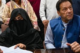 جیل میں عمران خان اور بشریٰ بی بی کی ملاقات، اہم امور پر تبادلہ خیال