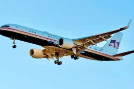 سی 32 اے طیارہ کیوں خاص؟ امریکی نائب صدر کے سفر کیلئے منفرد سہولیات سے لیس