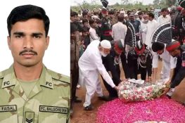 کوئٹہ میں شہید ہونے والے پنڈدادنخان کے بہادر سپوت کو کندوال میں فوجی اعزاز کے ساتھ سپرد خاک کر دیا گیا