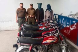 گجرات پولیس کی کارروائی، موٹر سائیکل چوری میں ملوث 2 ملزمان گرفتار، 5 موٹر سائیکل برآمد