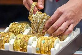 سونے اور چاندی کی قیمتوں میں مسلسل کمی، مقامی مارکیٹ میں بھی نرخ گر گئے