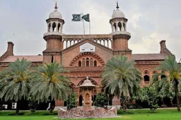لاہور ہائیکورٹ کا اہم فیصلہ، نابالغ بچے کا نان نفقہ معاہدے کے ذریعے ختم نہیں کیا جا سکتا