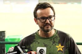 شاداب خان ایک مکمل آل راؤنڈر کے طور پر ابھر رہے ہیں، مائیک ہیسن