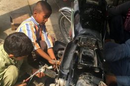 پاکستان میں لاکھوں بچے تعلیم سے محروم، محنت مشقت زندگی کا حصہ بن گئی: رپورٹ