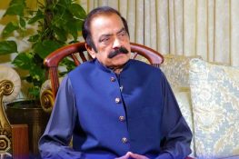 خواجہ آصف کے بیان پر رانا ثناء اللہ کی وضاحت، اپنائیت کا اظہار قرار دے دیا