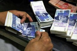 آئندہ مالی سال کے لیے کم از کم تنخواہ 45 ہزار روپے کرنے کی تجویز
