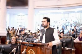 خیبرپختونخوا کا 2170 ارب روپے کا بجٹ پیش، ملازمین کیلئے تنخواہوں میں اضافے اور کم از کم اجرت بڑھانے کی تجویز
