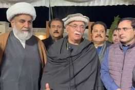 عدالتی مقدمات میں ممکنہ پیش رفت کے پیش نظر پی ٹی آئی کے پسِ پردہ رابطوں کی اطلاعات، پارٹی میں اختلافات بھی سامنے آ گئے