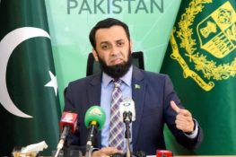 پاکستان مخالف پروپیگنڈا کرنے والا ملزم گرفتار، تحقیقات کے تانے بانے بھارت سے ملتے ہیں: عطا تارڑ