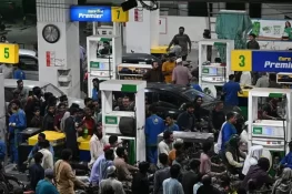 حکومت نے ایک بار پھر پیٹرول اور ڈیزل مہنگا کر دیا، دو روز میں بڑا اضافہ