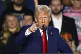 آبنائے ہرمز میں حملے کی صورت میں ایران کے پل اور پاور پلانٹس نشانہ بنائیں گے، ٹرمپ کی نئی دھمکی