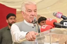 آزاد کشمیر انتخابات: پی ٹی آئی نے پیپلز پارٹی کے امیدواروں کی حمایت کی، خواجہ آصف کا دعویٰ