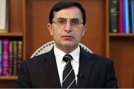 چیئرمین پی ٹی آئی بیرسٹر گوہر خان کی والدہ انتقال کرگئیں، نماز جنازہ آج ادا ہوگی