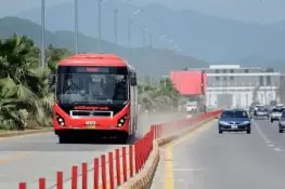 میٹرو بس سروس بند ہونے کا خطرہ ٹل گیا، سروس بحال رکھنے پر اتفاق