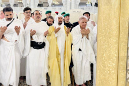 وزیراعظم شہباز شریف کی فیلڈ مارشل عاصم منیر کے ہمراہ عمرہ ادائیگی