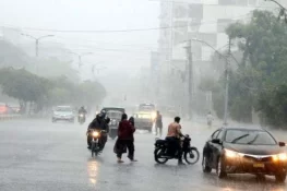 بارشوں کا نیا اسپیل، مختلف مقامات پر اربن فلڈنگ اور لینڈ سلائیڈنگ کا خدشہ