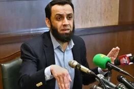 پی ٹی آئی والے ملک میں انتشار پھیلاکر سڑکیں بند کرنا چاہتے ہیں،عطاتارڑ