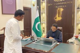 گوجرانوالہ میں اوپن ڈور پالیسی جاری، ڈپٹی کمشنر نے شہریوں کے مسائل سنے