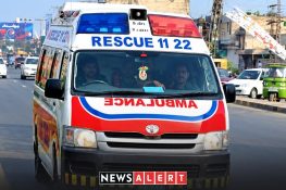 گجرات میں خوفناک حادثہ، سکوٹی اور ٹرک کے تصادم میں خاتون جاں بحق