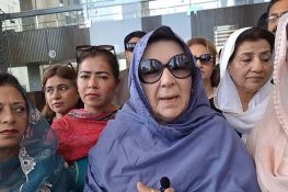 عمران خان کی ہمشیرہ نورین نیازی کی طبیعت خراب، اسپتال منتقل