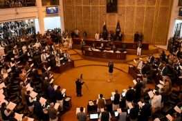 خیبر پختونخوا میں پی ٹی آئی دور کے 74 قوانین کا جائزہ لینے کا فیصلہ