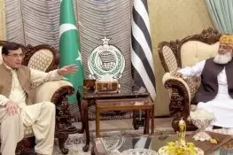 پی ٹی آئی لانگ مارچ: مولانا فضل الرحمان متحرک، حکومتی پیشکش پی ٹی آئی تک پہنچا دی