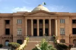 سندھ ہائیکورٹ کا نجی اسکولوں کو جون، جولائی کی فیس اکٹھی وصول نہ کرنے کا حکم