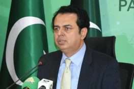 کوئی کتنا ہی طاقتور کیوں نہ ہو، تجاوزات کے خلاف کارروائی جاری رہے گی: طلال چوہدری
